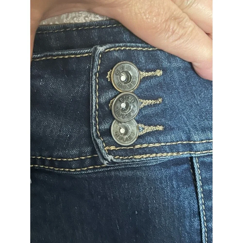 Red Rivet Three Button Stretch Distressed Blue Denim Jean Shorts Size Juniors 13